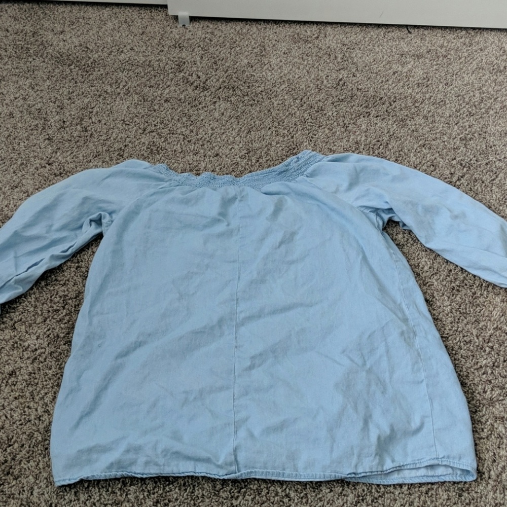 Blouse - Picture 2 of 3